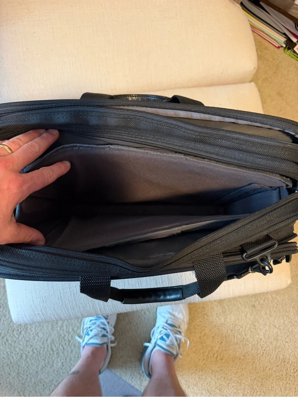 Briggs & Riley Black Compact Laptop Briefcase with Shoulder Strap